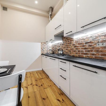 לבוב Inshiapartments On Teodora Square מראה חיצוני תמונה