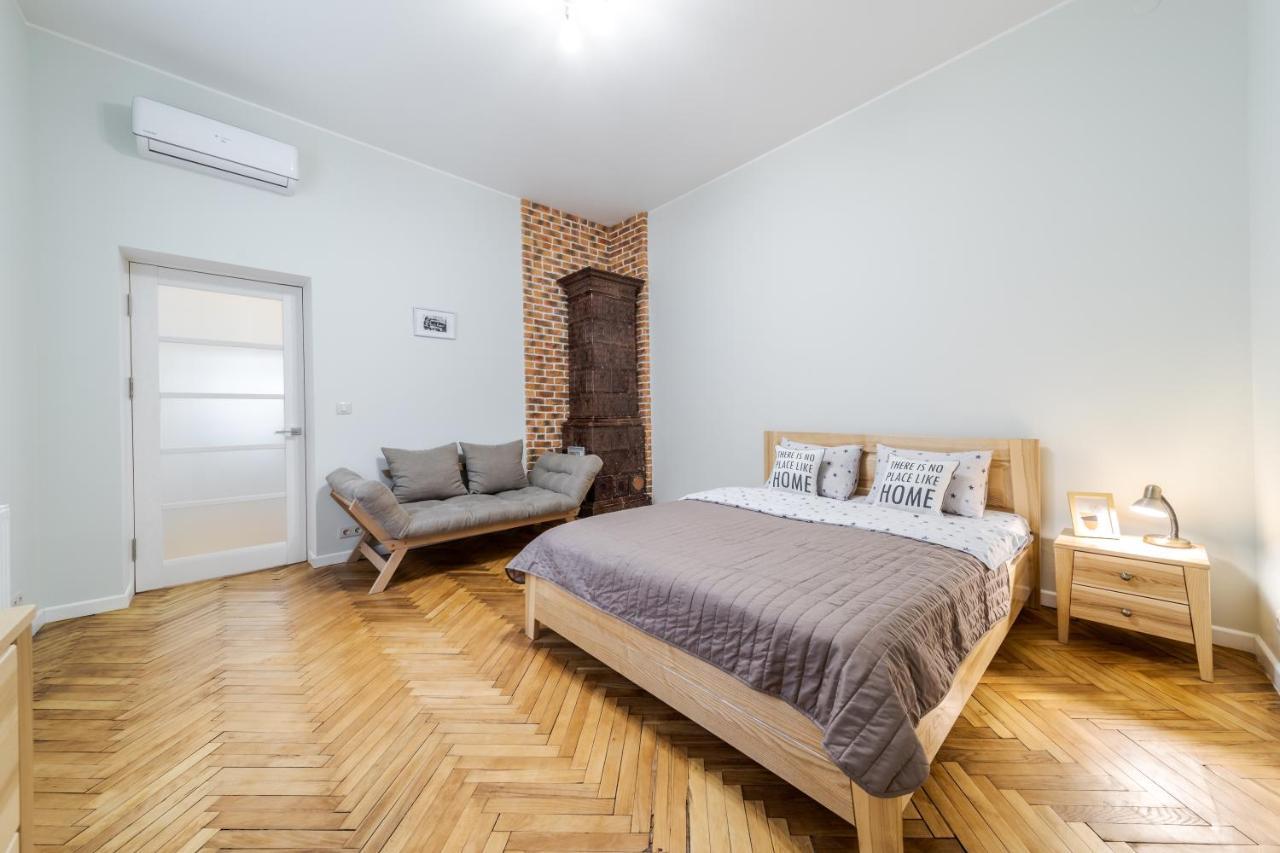 לבוב Inshiapartments On Teodora Square מראה חיצוני תמונה