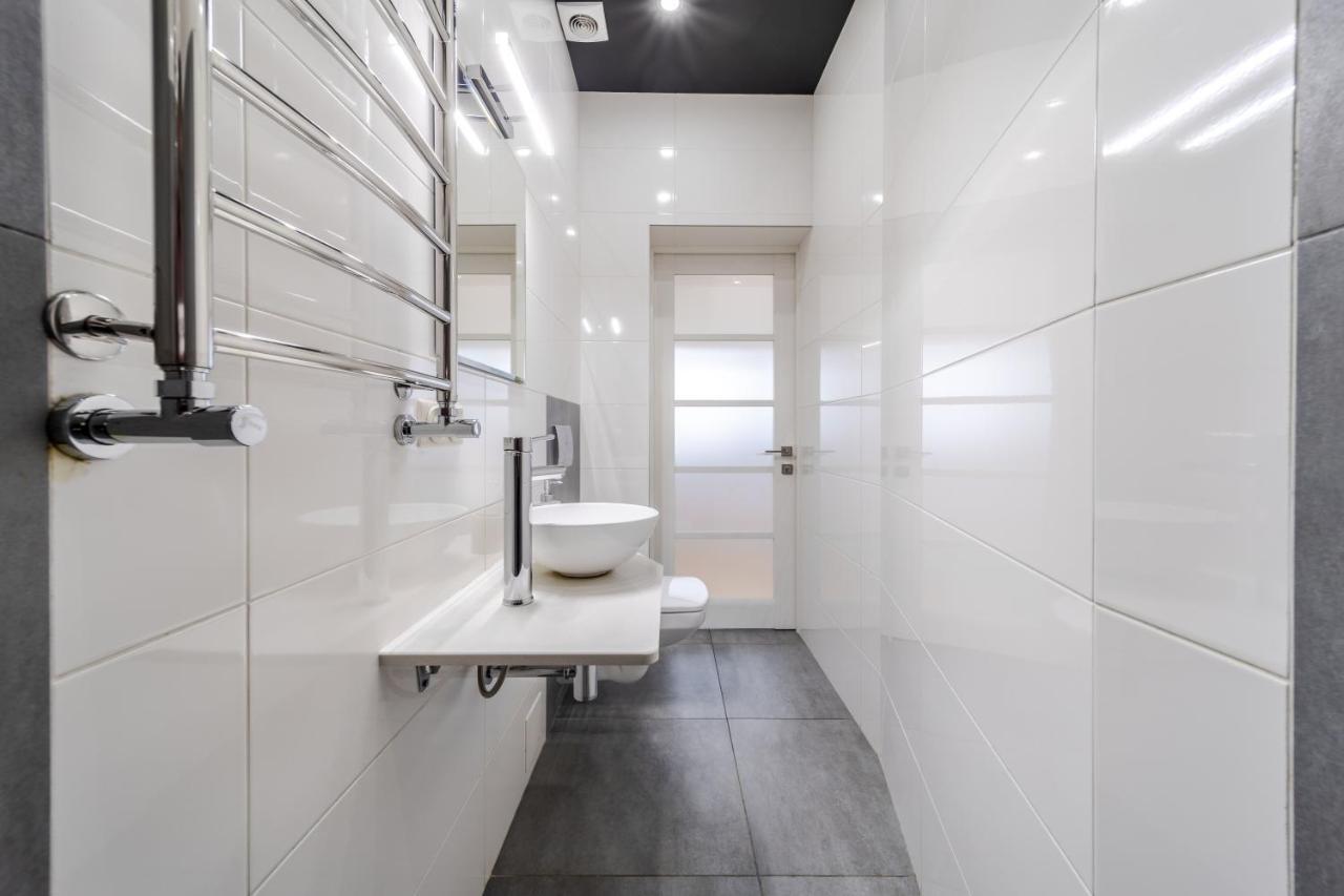 לבוב Inshiapartments On Teodora Square מראה חיצוני תמונה