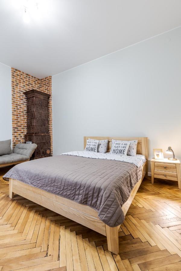 לבוב Inshiapartments On Teodora Square מראה חיצוני תמונה